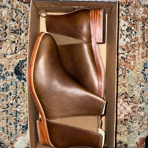Brand New in Box Women’s Nisolo Chelsea Boot Brown Size 8